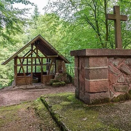 Logis Notre-dame De Bonne Fontaine Hotel