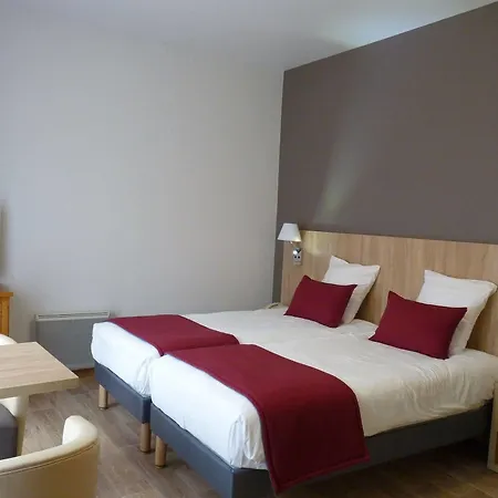 Logis Notre-dame De Bonne Fontaine Hotel 3*