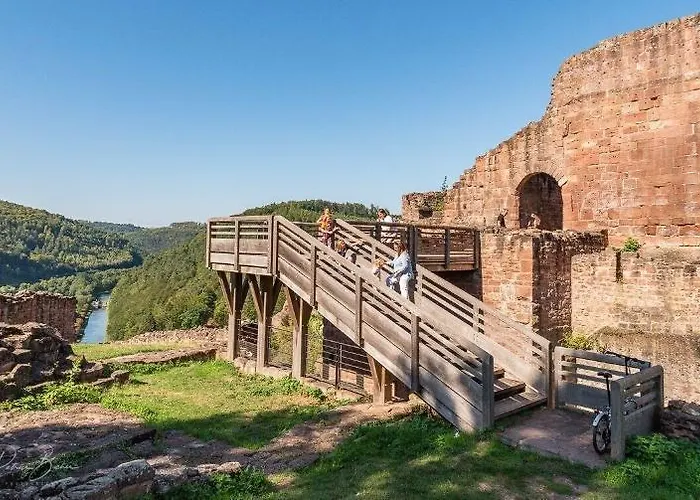 Logis Notre-dame De Bonne Fontaine Hotel 3*