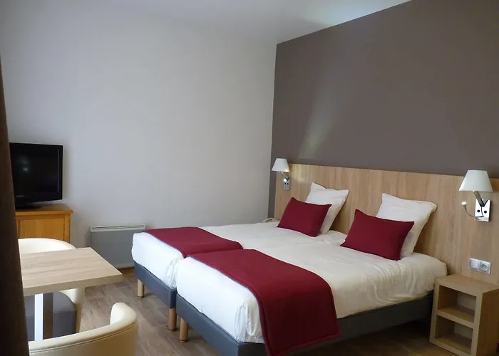 Logis Notre-dame De Bonne Fontaine Hotel 3*